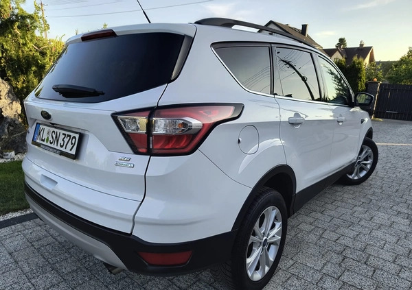 Ford Escape cena 63900 przebieg: 101000, rok produkcji 2018 z Barlinek małe 79